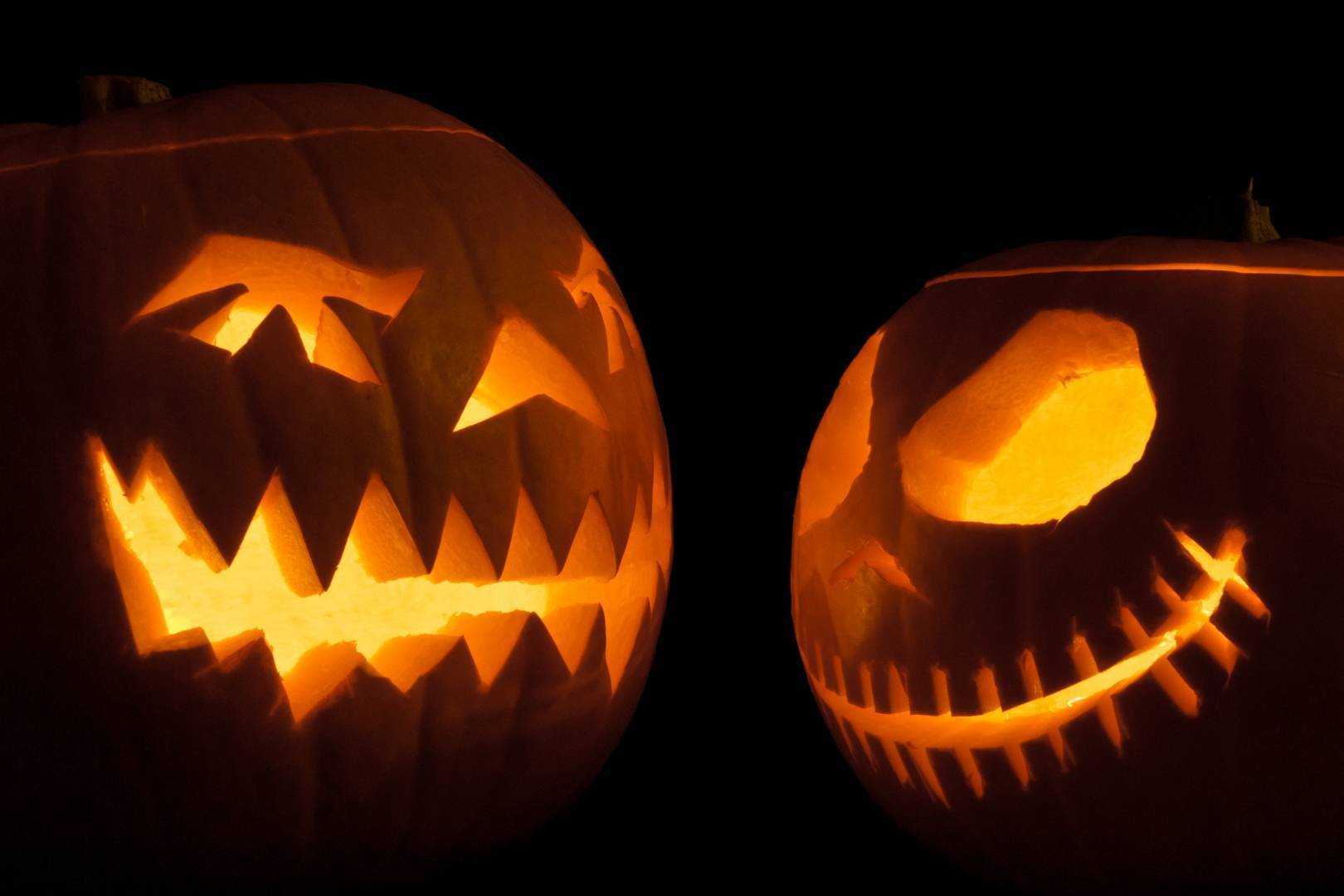 Как одеться на хэллоуин: страшные маски, костюмы для парней и девушек. как сделать тыкву на хэллоуин, из чего сделать кровь, как украсить комнату, дом?