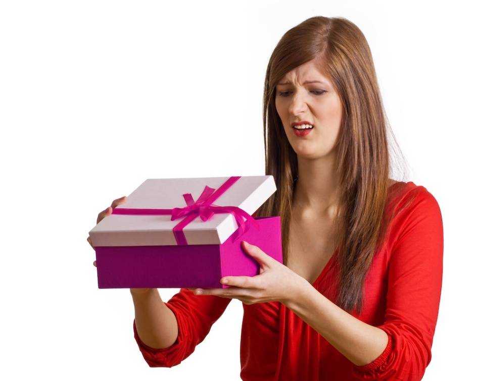 Можно ли дарить подарки заранее на свадьбу, день рождения?