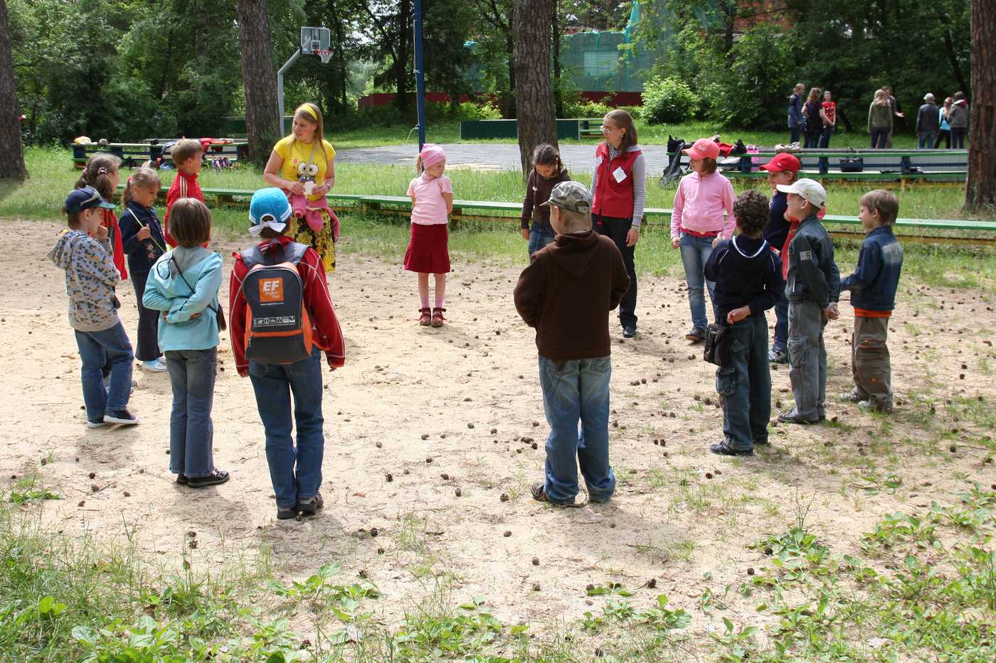 Игры на знакомство в лагере для детей от 7 до 12 лет с правилами