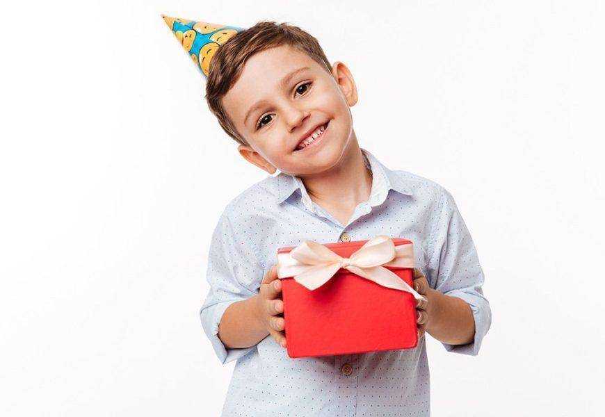 Что можно подарить девочке на 8 лет?