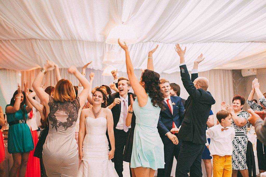 20 лет свадьбы: как правильно праздновать фарфоровый юбилей?