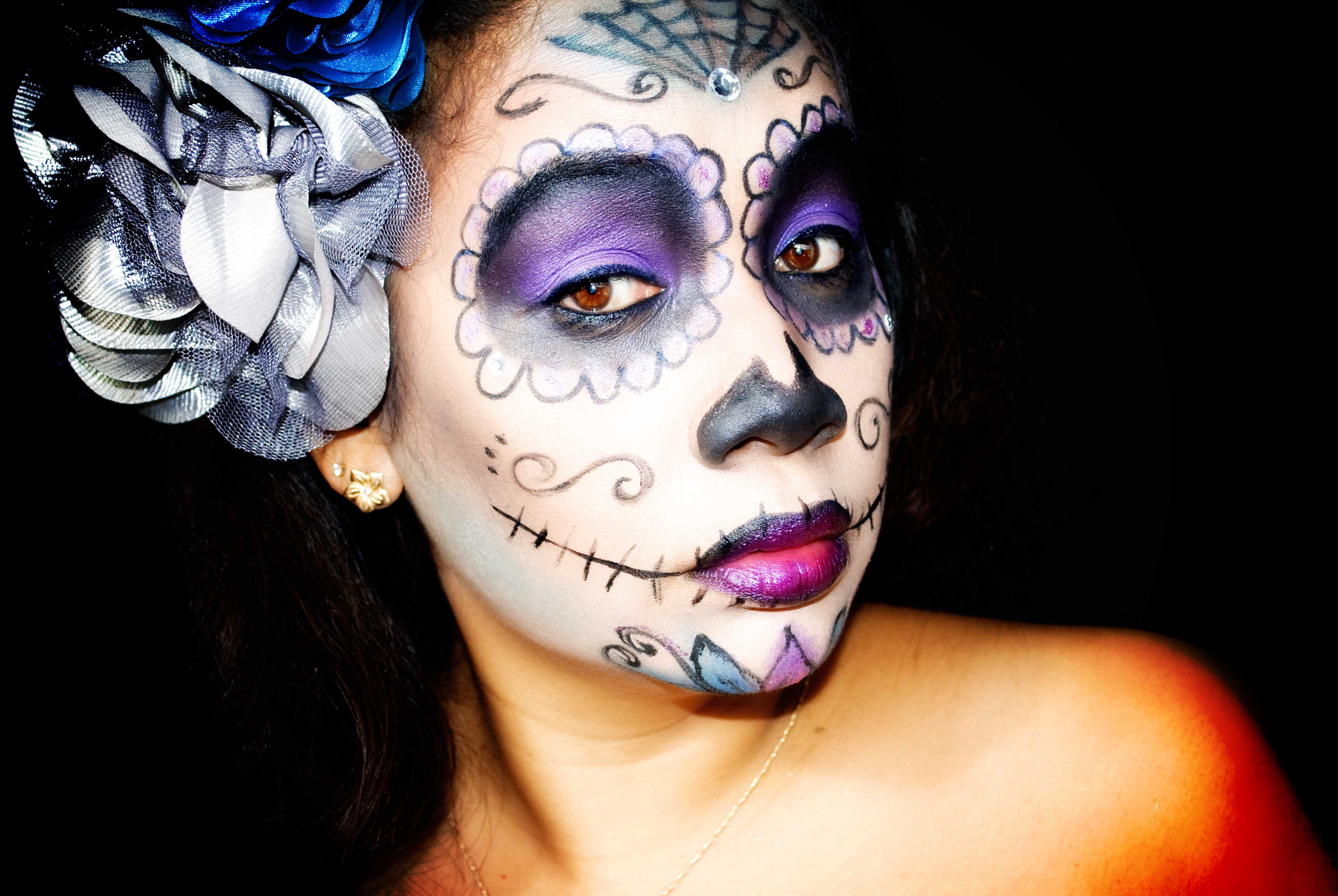 Как сделать красивый или страшный макияж для девушек на хэллоуин