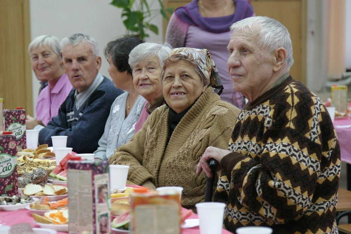 Конкурсная программа для пожилых людей в рамках проведения дня пожилых людей «мы молоды, удачливы, активны!»