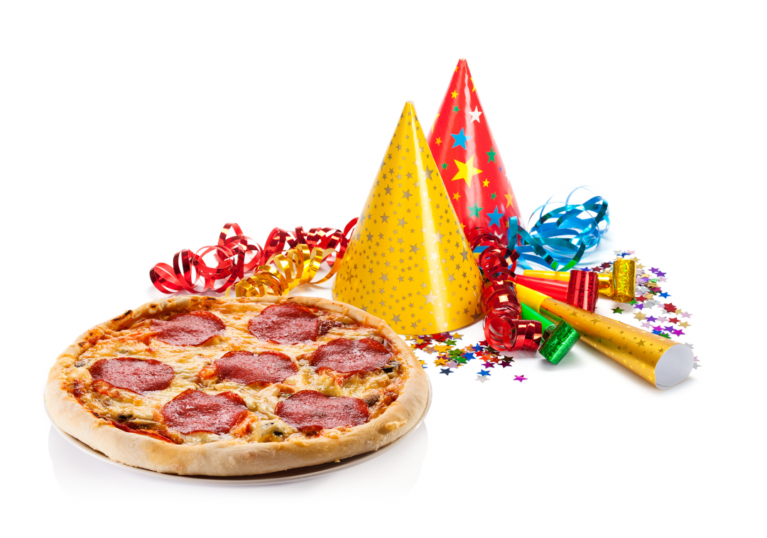 Твоя пицца день рождения. Пицца на день рождения. Праздничная пицца. День рождения пиццерии. Пицца праздник.
