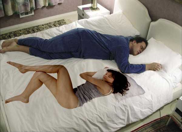 Можно ли дарить постельное белье мужчине и женщине и по какому поводу?